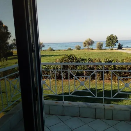 House On The Beach * Paralia Dionysiou
